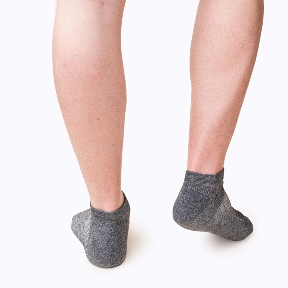 NWT Comrad Compression Ankle Socks In Grey Size M - Picture 2 of 6